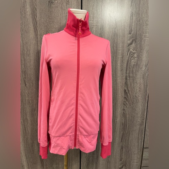 LULULEMON Pink & Floral Mesh Reversible Zip up Jacket. - Picture 3 of 10